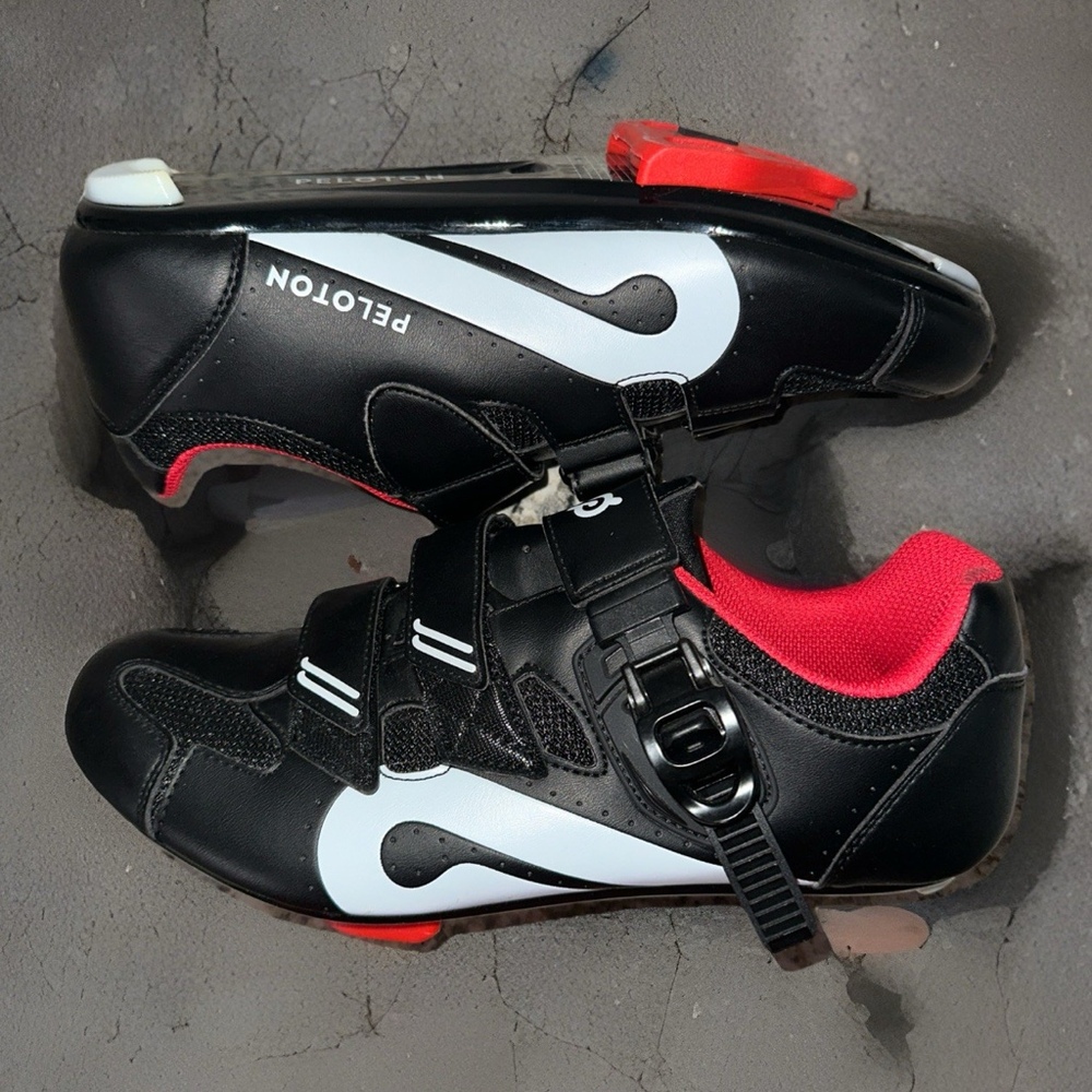 EUC Peloton Cycling Shoes Black/Red Size 42 US Men 8.5 Wm 9 PL-SH-B-42
